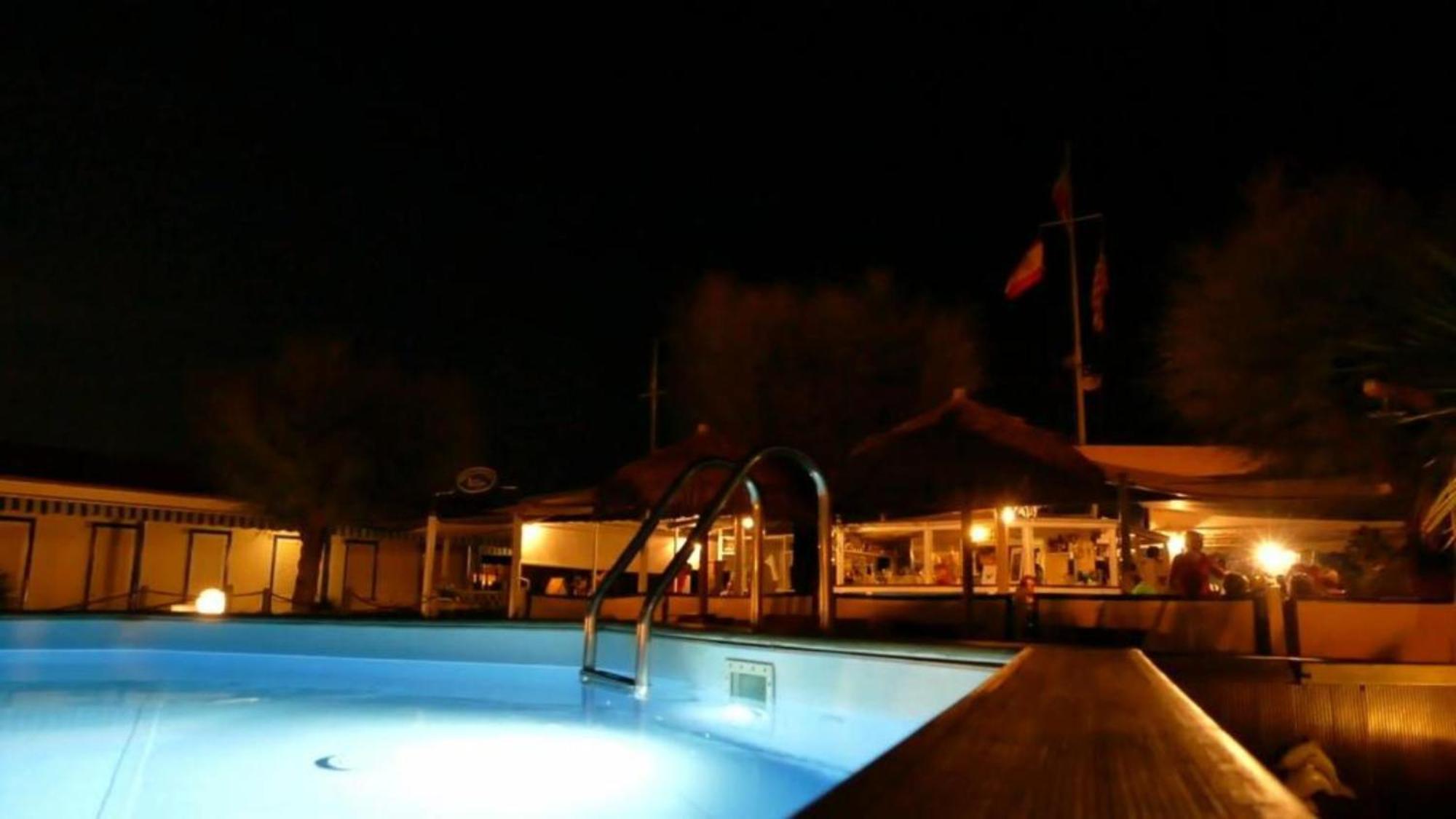 Bed And Breakfast Bagno Venezia Marina di Carrara Kültér fotó