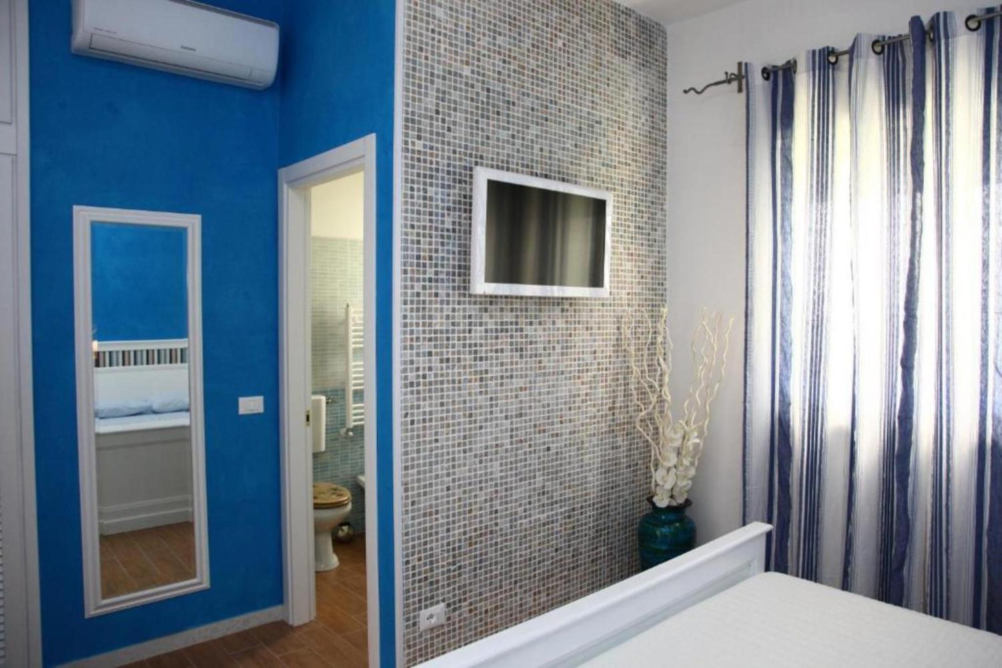 Bed And Breakfast Bagno Venezia Marina di Carrara Kültér fotó