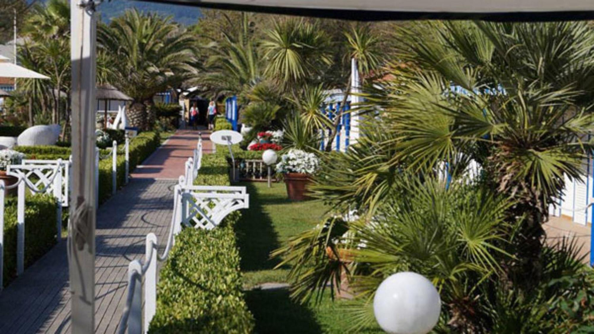 Bed And Breakfast Bagno Venezia Marina di Carrara Kültér fotó